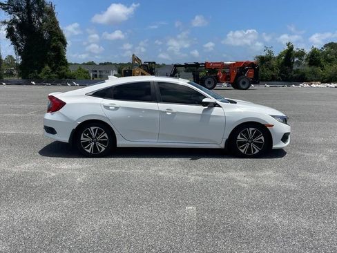 Used 2018 Honda Civic EX-L image 11