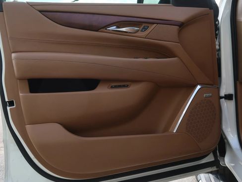 Used 2017 Cadillac Escalade Platinum AWD/4WD image 48