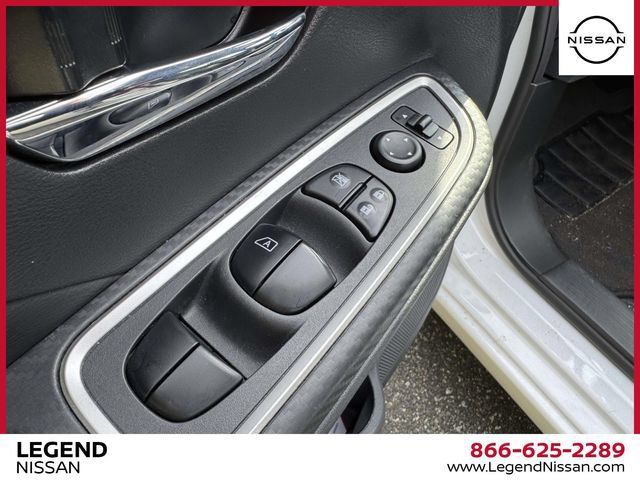 Used 2025 Nissan Versa SR w/ Trunk Package FWD image 17