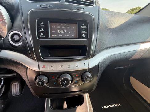 Used 2017 Dodge Journey SXT w/ Premium Group image 21