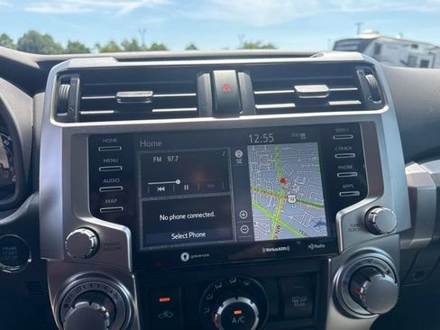 Used 2024 Toyota 4Runner SR5 Premium w/ SR5 Premium Package AWD/4WD image 33