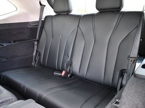 Used 2023 Acura MDX FWD image 24