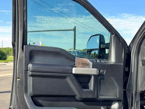 Used 2018 Ford F250 Lariat w/ Lariat Ultimate Package AWD/4WD image 13