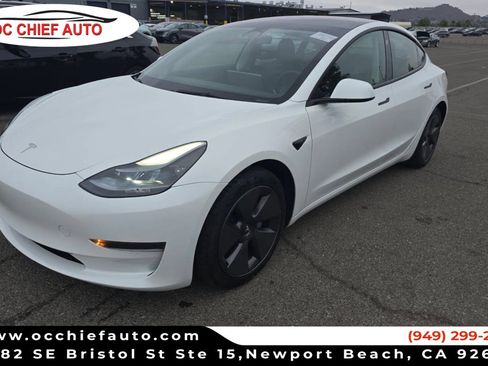 Used 2023 Tesla Model 3 Standard Range image 1