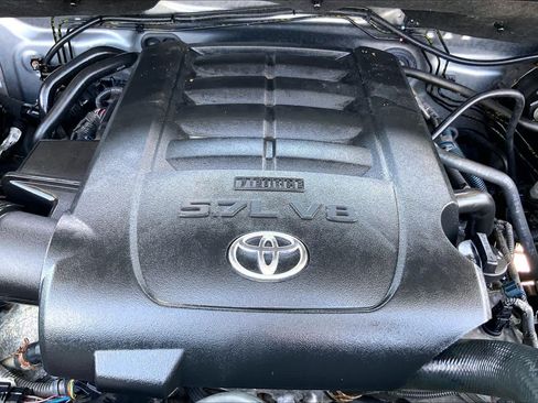 Used 2019 Toyota Tundra SR5 w/ SR5 Upgrade Package AWD/4WD image 32