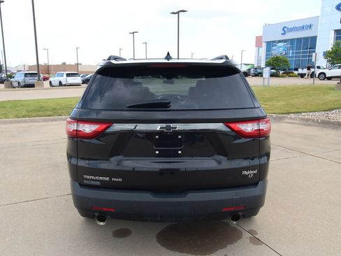 Used 2019 Chevrolet Traverse LT w/ LPO, Blackout Package AWD/4WD image 17