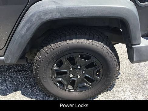 Used 2018 Jeep Wrangler Unlimited Sport AWD/4WD image 13