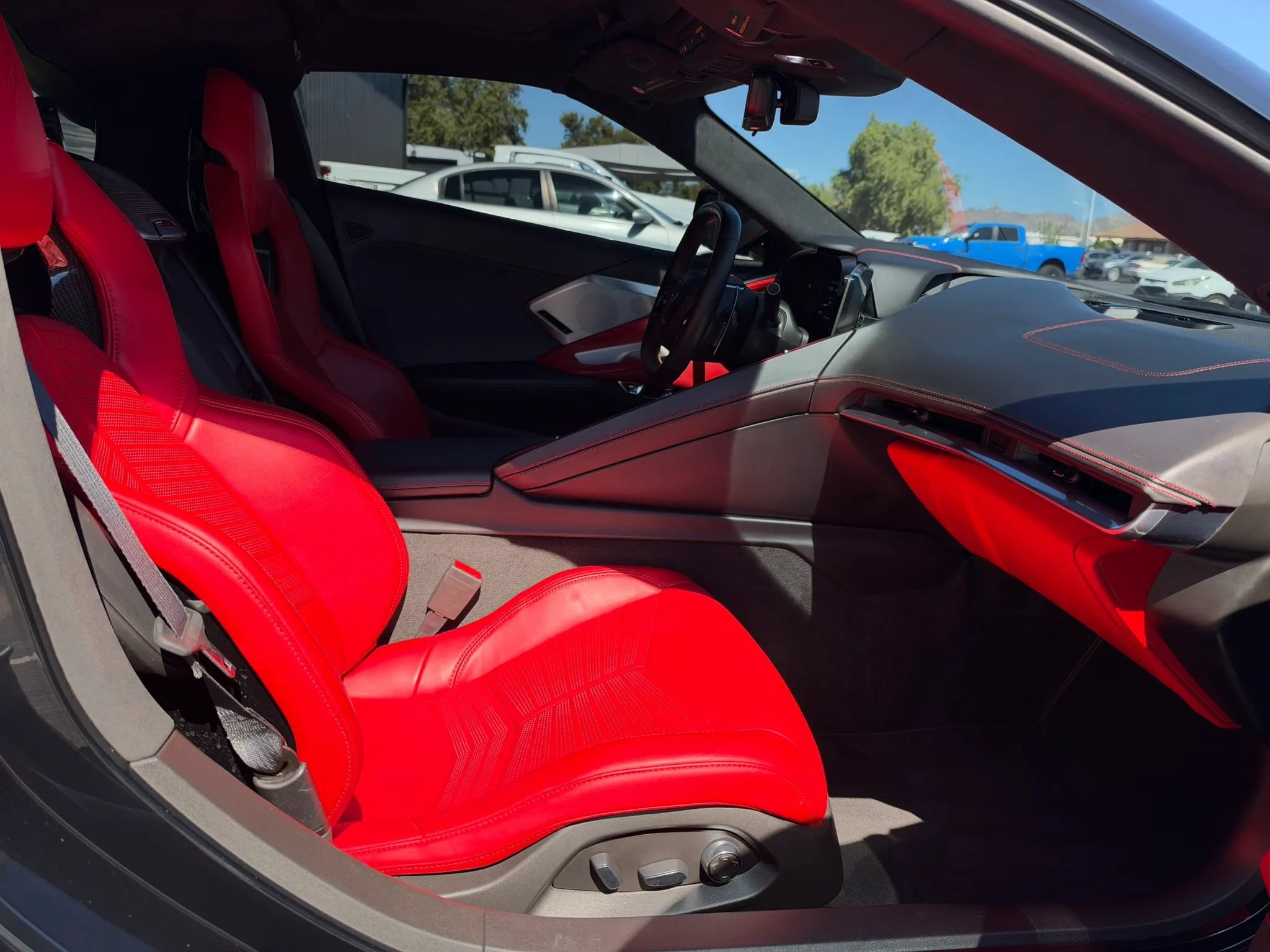 Used 2022 Chevrolet Corvette Stingray Premium Cpe w/ Z51 Performance Package RWD image 21
