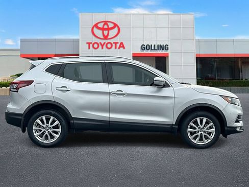 Used 2021 Nissan Rogue Sport SV FWD image 6
