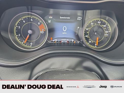 Used 2023 Jeep Cherokee Altitude Lux image 17