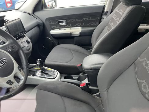 Used 2012 Kia Soul + w/ Audio Pkg image 26