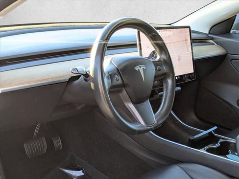 Used 2018 Tesla Model 3 Long Range image 8