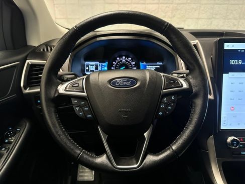 Used 2024 Ford Edge SEL AWD/4WD image 16