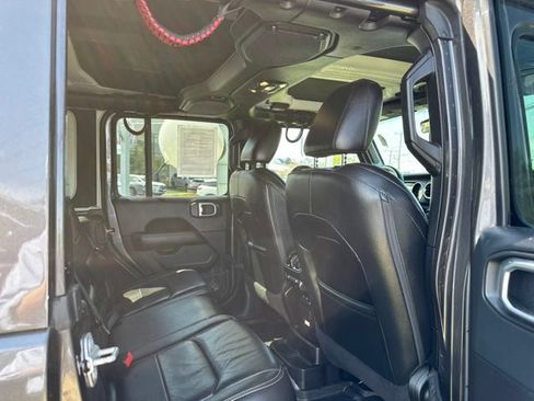 Used 2019 Jeep Wrangler Unlimited Sahara w/ Quick Order Package 24M Moab AWD/4WD image 22