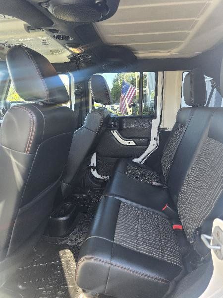 Used 2012 Jeep Wrangler Unlimited Sahara AWD/4WD image 6