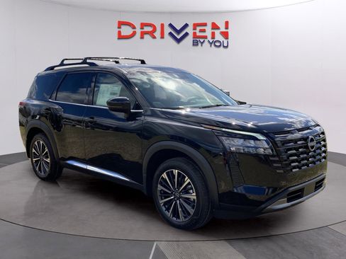 New 2026 Nissan Pathfinder Platinum image 8