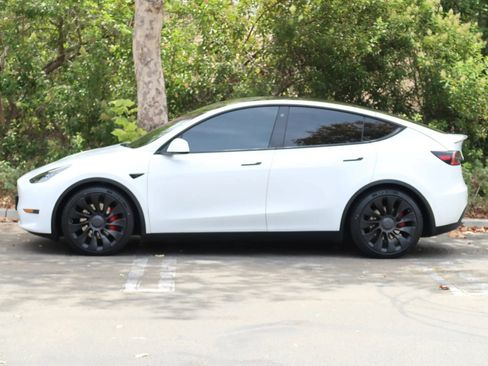 Used 2021 Tesla Model Y Performance AWD/4WD image 7