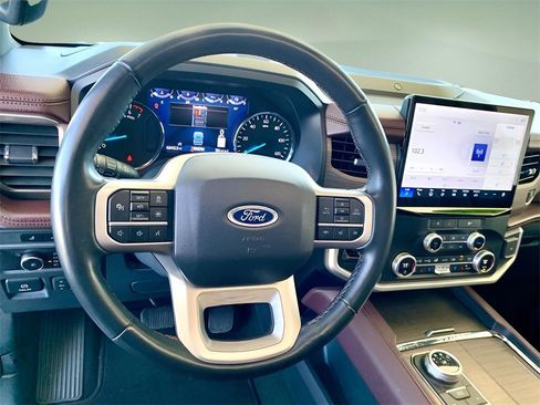 Used 2024 Ford Expedition Limited image 32