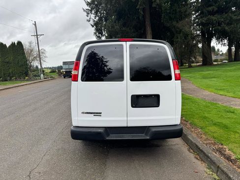 Used 2014 Chevrolet Express 2500 LS image 4