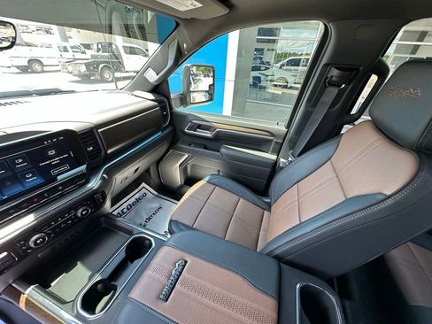 Used 2025 Chevrolet Silverado 3500 High Country w/ High Country Premium Package AWD/4WD image 39