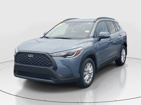 Used 2024 Toyota Corolla Cross LE image 4