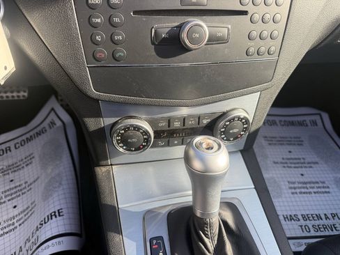 Used 2009 Mercedes-Benz C 300 Sedan image 28