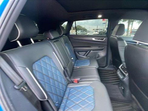 Used 2024 Volkswagen Atlas Cross Sport SEL Premium R-Line image 11