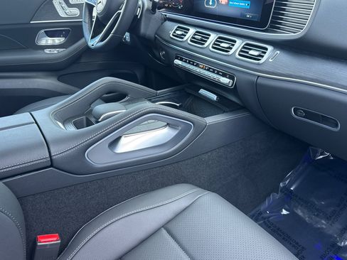 New 2026 Mercedes-Benz GLE 450 4MATIC image 16