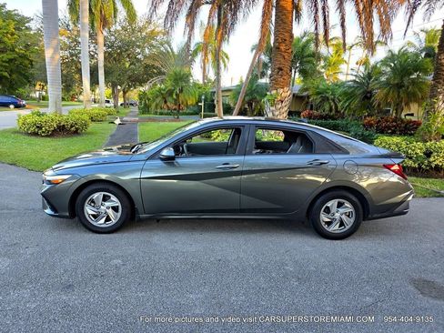 Used 2024 Hyundai Elantra SE image 13