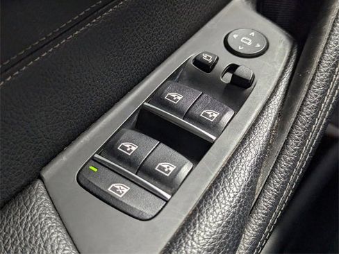 Used 2018 BMW 530i xDrive w/ Premium Package image 18