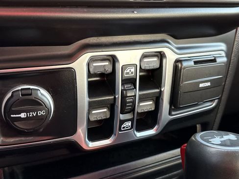 Used 2021 Jeep Wrangler Unlimited Sahara w/ Cold Weather Group image 22