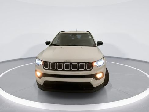 Used 2022 Jeep Compass Latitude AWD/4WD image 7