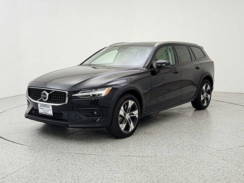 New 2026 Volvo V60 B5 Cross Country Plus w/ Climate Package AWD/4WD image 1