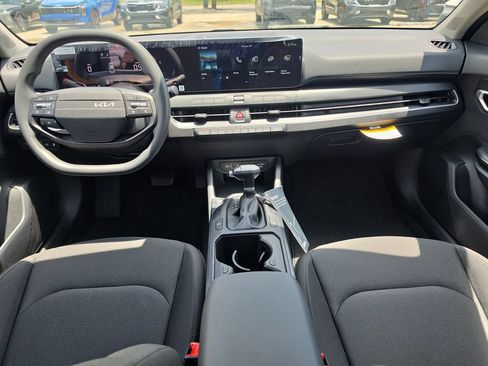 New 2026 Kia K4 FWD image 12