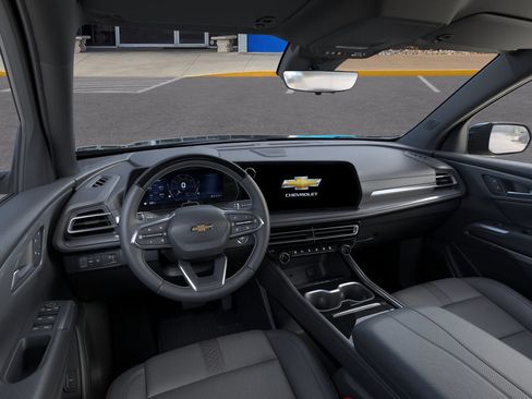 New 2026 Chevrolet Traverse High Country w/ LPO, Floor Liner Package image 15