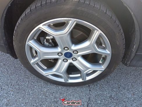 Used 2019 Ford Escape Titanium image 16