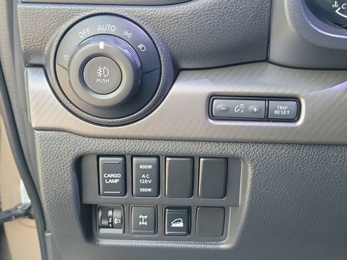 Used 2021 Nissan Titan PRO-4X w/ Pro-4x Convenience Package AWD/4WD image 32