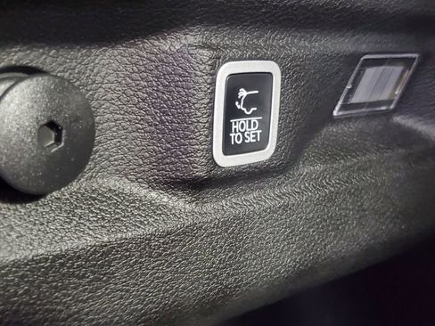 Used 2022 Jeep Grand Cherokee Laredo w/ Luxury Tech Group I AWD/4WD image 30