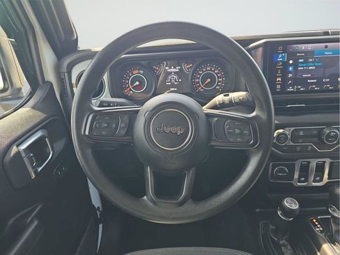 Used 2026 Jeep Wrangler Sport AWD/4WD image 11