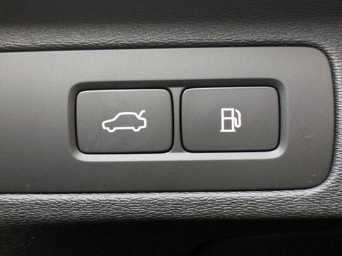 New 2026 Volvo XC90 T8 Plus AWD/4WD image 34