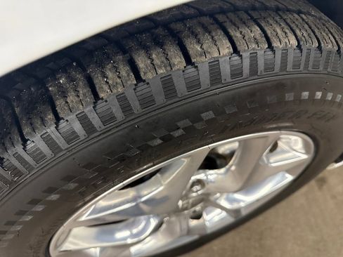 Used 2019 Chrysler Pacifica Limited image 29