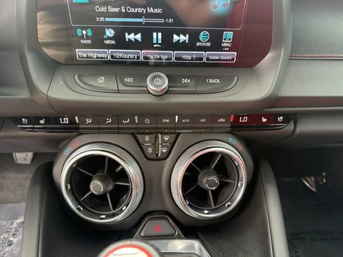 Used 2016 Chevrolet Camaro SS RWD image 16