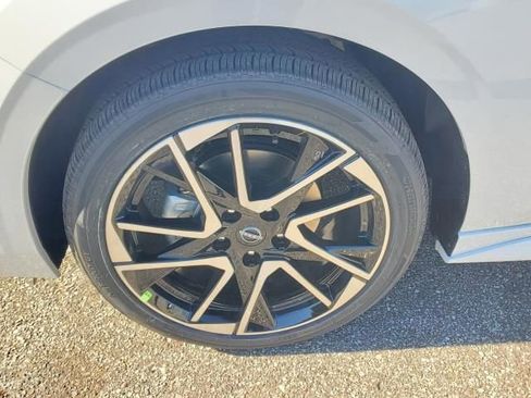 New 2025 Nissan Sentra SR image 9