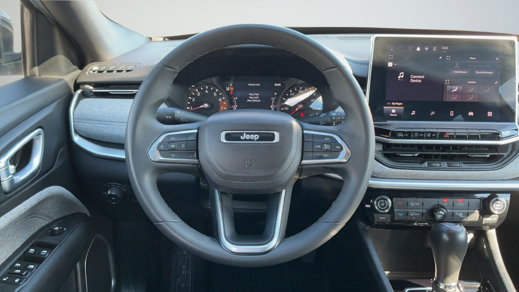 Used 2024 Jeep Compass Latitude AWD/4WD image 9