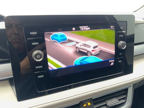 Used 2025 Volkswagen Taos SE FWD image 65