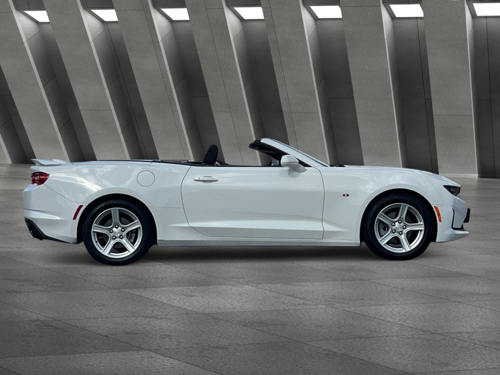 Used 2023 Chevrolet Camaro LT RWD image 3