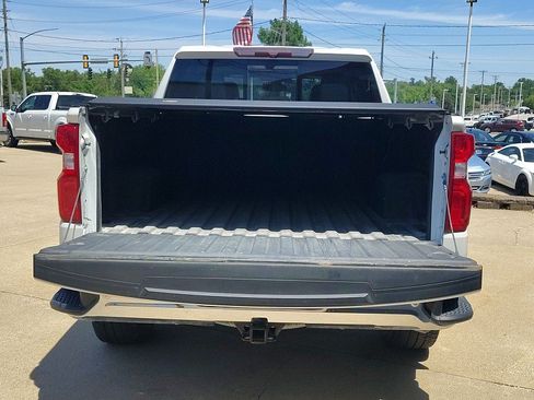 Used 2020 Chevrolet Silverado 1500 LTZ w/ LTZ Premium Package AWD/4WD image 13