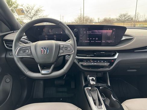 Used 2024 Buick Envista Avenir image 25