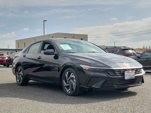 Certified 2025 Hyundai Elantra Sport w/ Cargo Package image 26