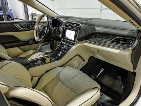 Used 2017 Lincoln Continental Black Label w/ Rear-seat Package AWD/4WD image 15